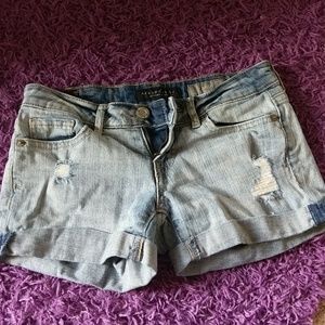 000 size Areo. Jean shorts